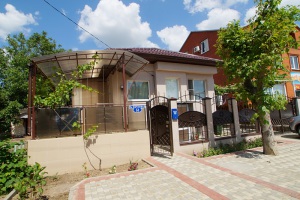 Гостевой дворик "На Почтовой" (Витязево, ул. Почтовая 51) Гостевой дворик "На Почтовой" (Витязево, ул. Почтовая 51)